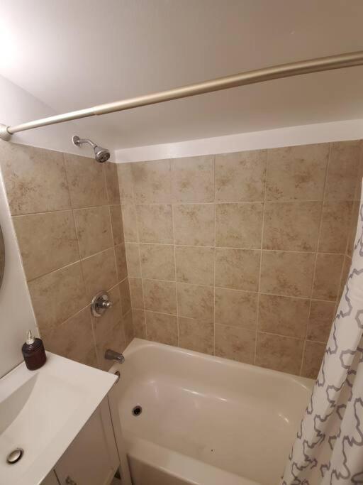 Beachy Bay Breeze Bungalow 2Br With Parking And Close To Many Amenities. West Haven Luaran gambar