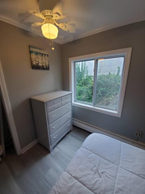 Beachy Bay Breeze Bungalow 2Br With Parking And Close To Many Amenities. West Haven Luaran gambar