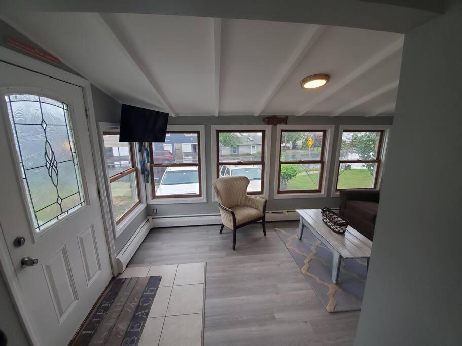Beachy Bay Breeze Bungalow 2Br With Parking And Close To Many Amenities. West Haven Luaran gambar